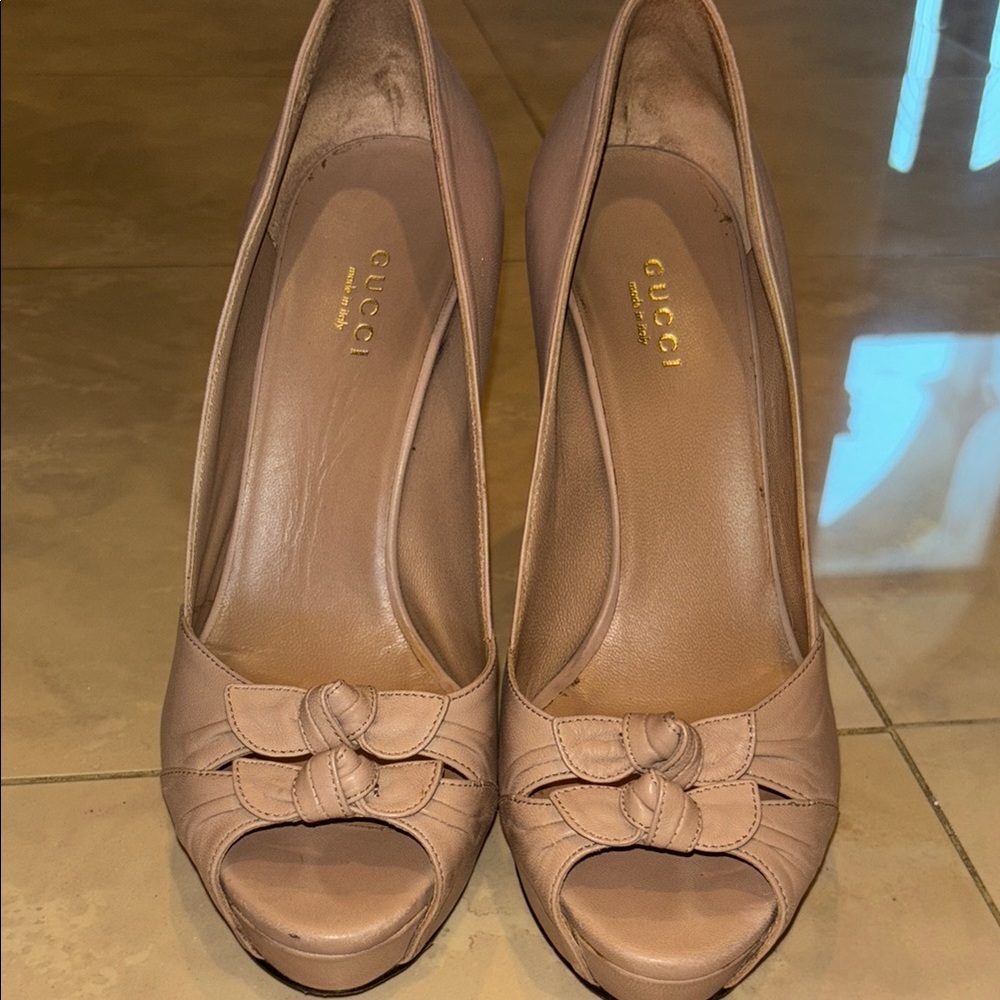 Gucci Pink Elegant Heels
